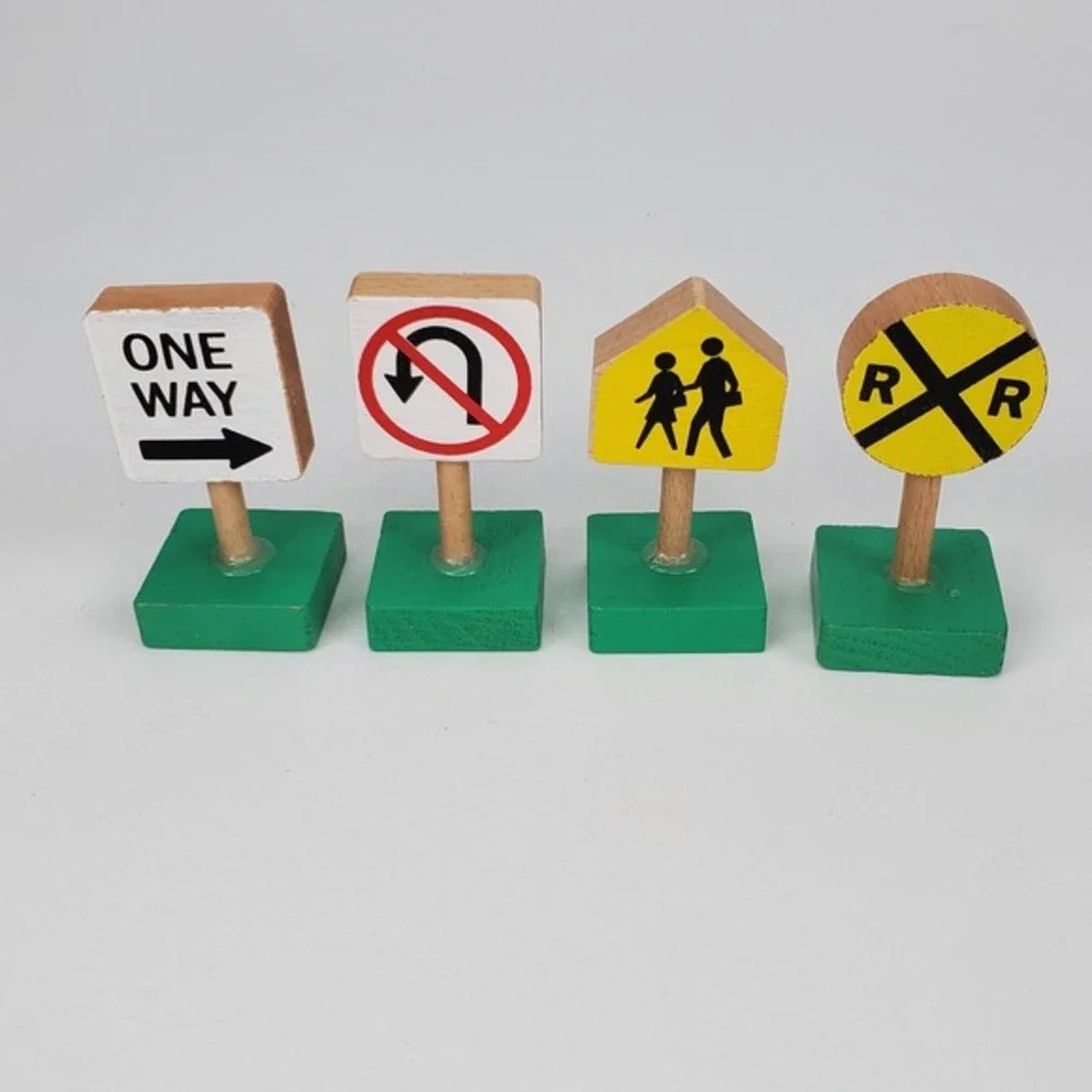 Melissa & Doug Wooden Vehicles and Traffic Signs‎ 7 Cars 4 Signs Set 3177 Tray
